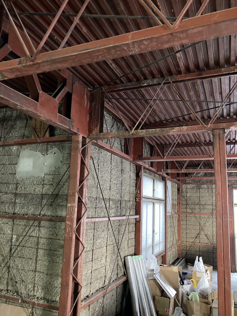 A factory being renovated after renovation and reform consulting from Smith Realty Japan.