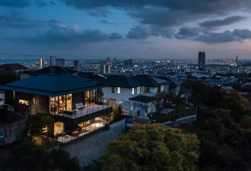 Hybrid steel timber deck contemporary home Japan